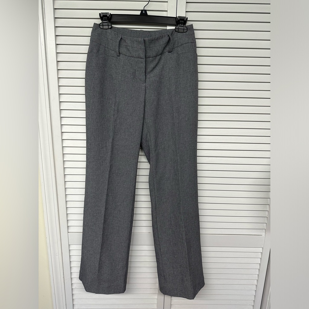 APT9 size 2 Dress Slacks, Grey, Poly 57, Rayon 39, Spandex 4, blend.